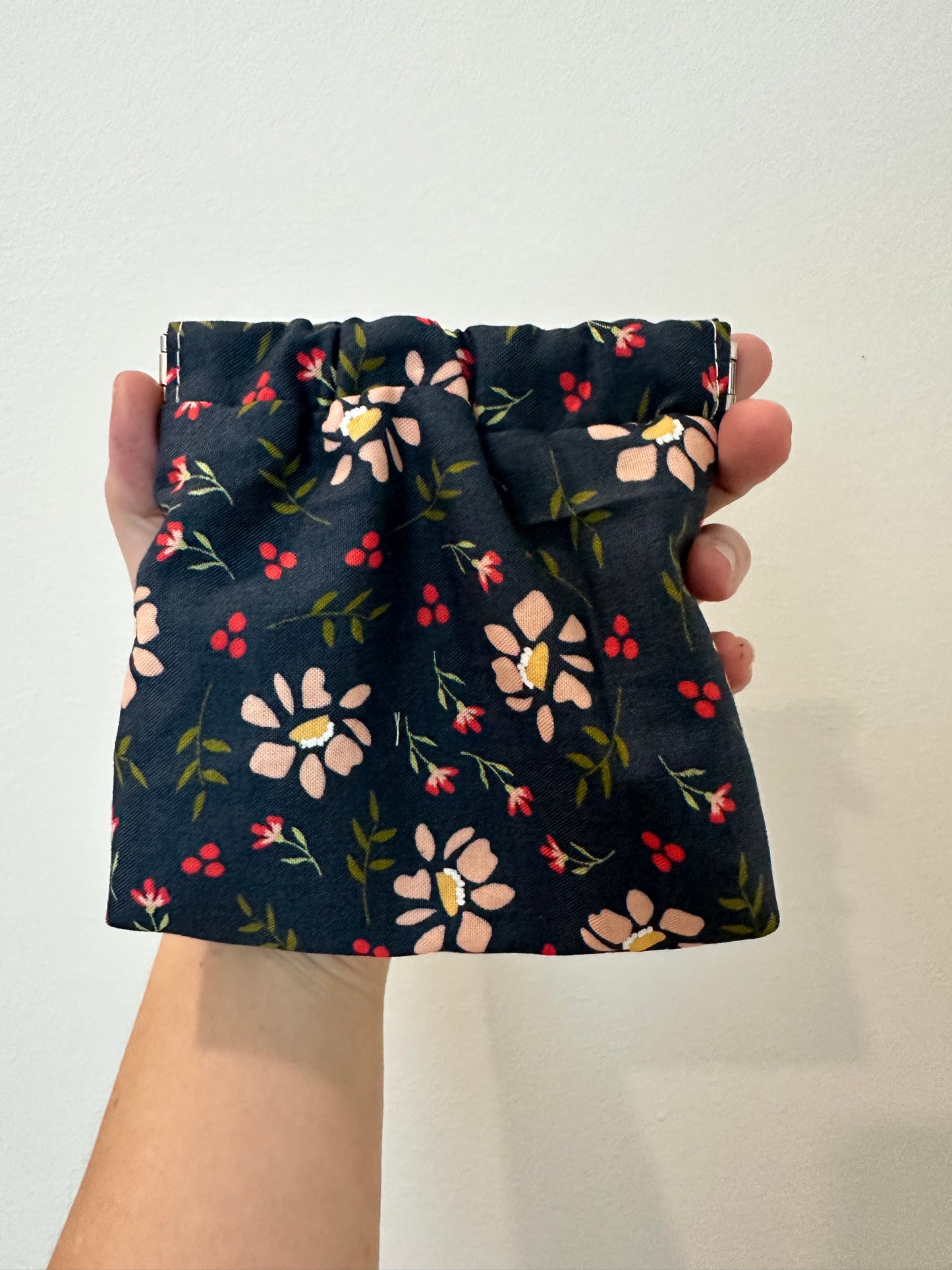 Fabric squeeze pouch- Flora