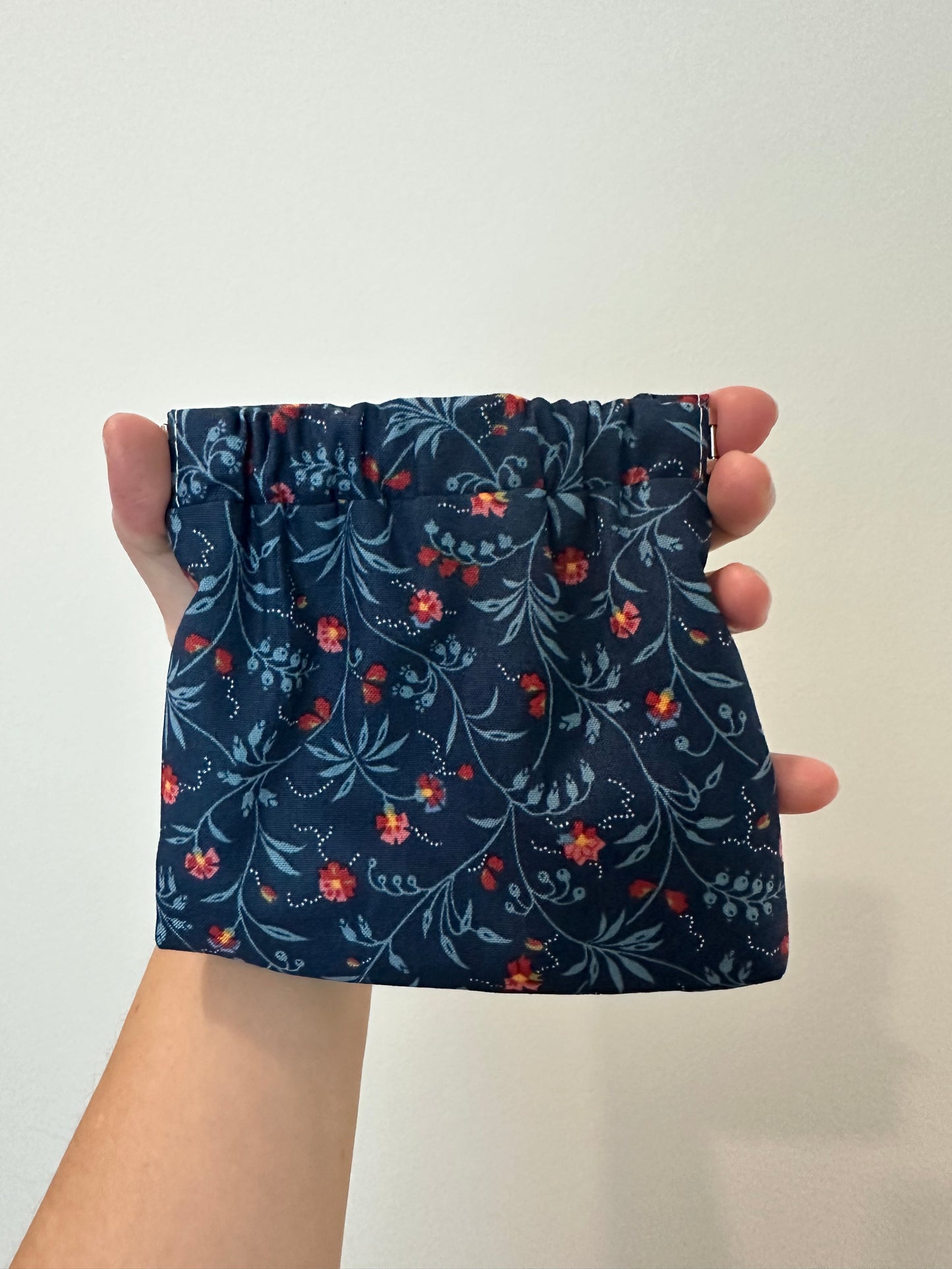 Fabric squeeze pouch- Ivy